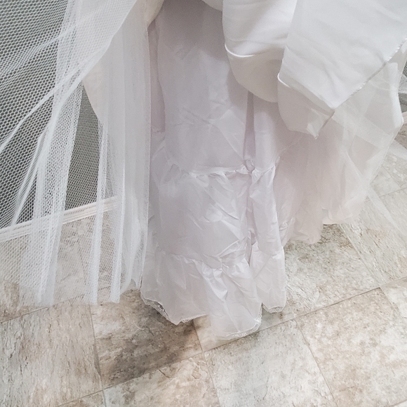 VTG David's Bridal Satin A-line Wedding Dress - Picture 6 of 11